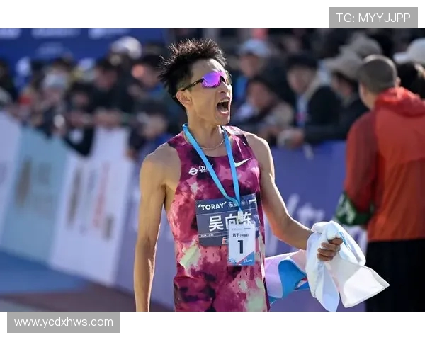 成都攀岩队在马拉松大满贯中的默契配合与精彩表现分析